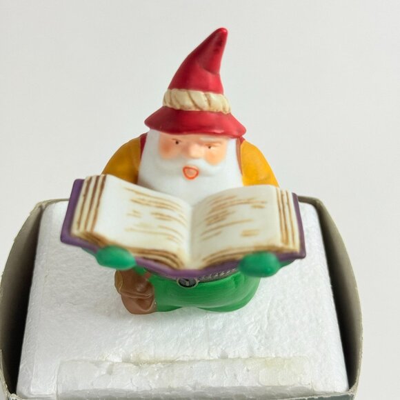 Dept 56 Caroling Elf Trinket Box 57506 Heritage Village Hinged Collectible - Picture 2 of 7